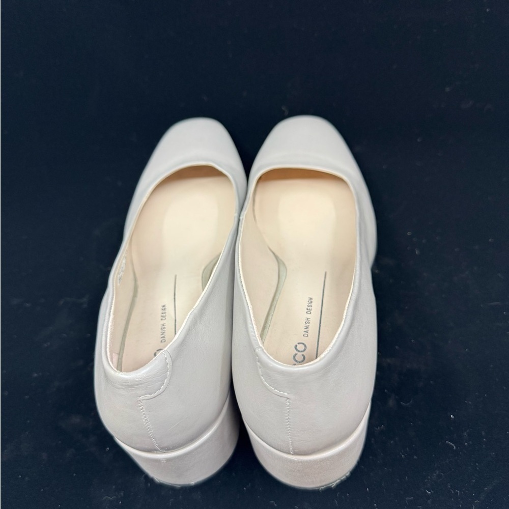 Ecco Women's Taupe Block Heel Shoes - Picture 8 of 9